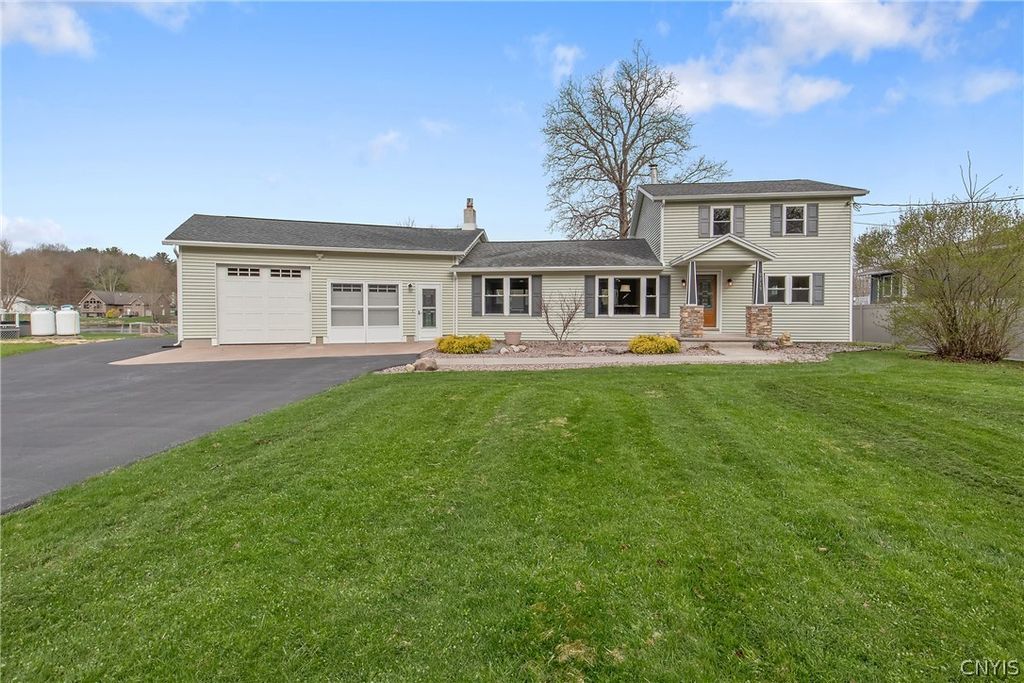 9719 Ethel Road, Clay, NY 13029
