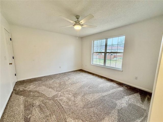 704 Chaucer Lane, Warrensburg, MO 64093