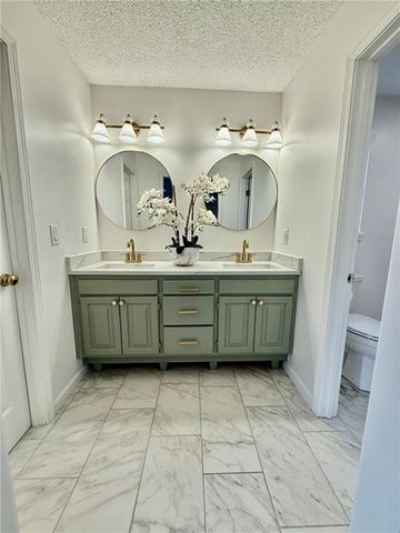 704 Chaucer Lane, Warrensburg, MO 64093