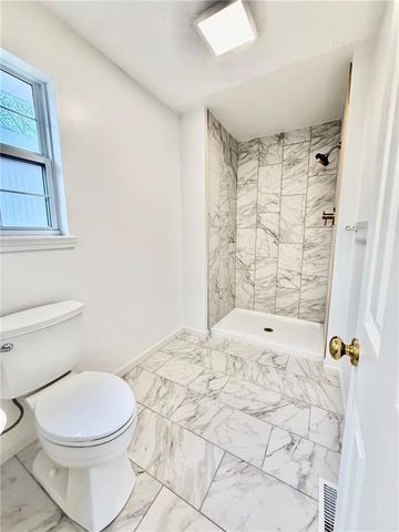 704 Chaucer Lane, Warrensburg, MO 64093