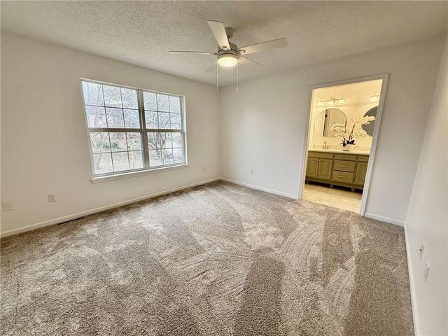 704 Chaucer Lane, Warrensburg, MO 64093