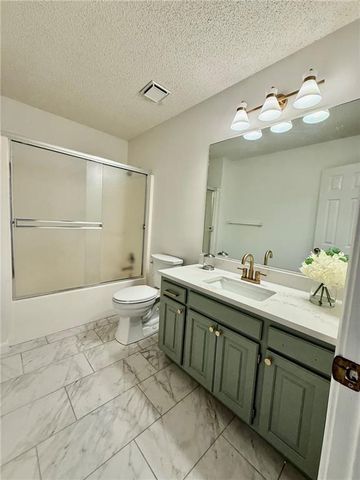 704 Chaucer Lane, Warrensburg, MO 64093