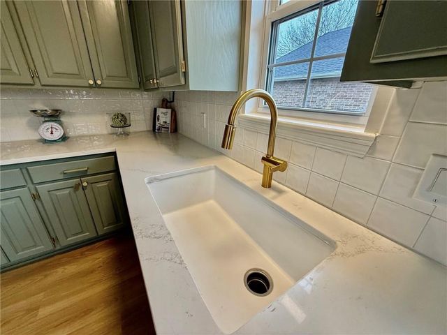 704 Chaucer Lane, Warrensburg, MO 64093