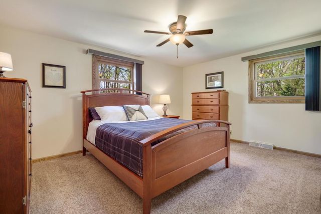 S54W23631 Maple Hill COURT, Waukesha, WI 53189