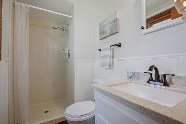 S54W23631 Maple Hill COURT, Waukesha, WI 53189