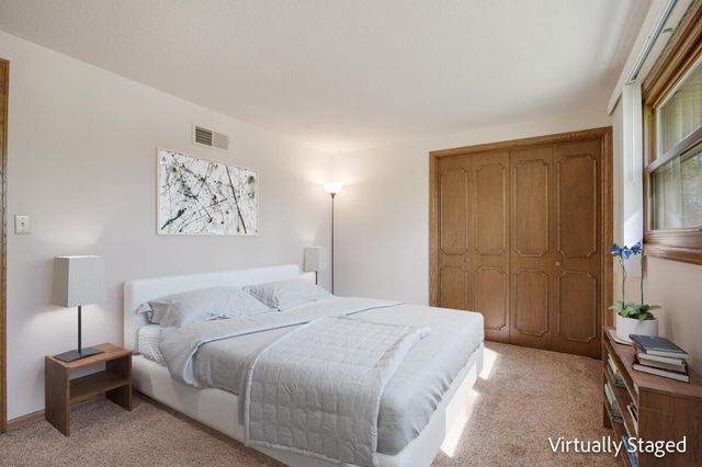 S54W23631 Maple Hill COURT, Waukesha, WI 53189