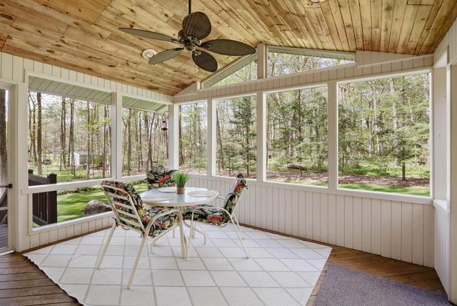 S54W23631 Maple Hill COURT, Waukesha, WI 53189