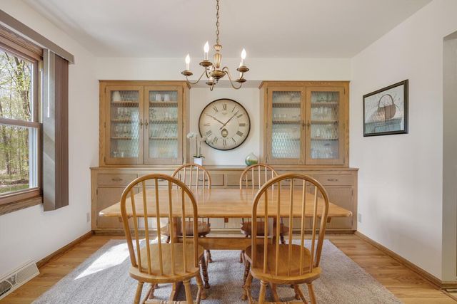 S54W23631 Maple Hill COURT, Waukesha, WI 53189