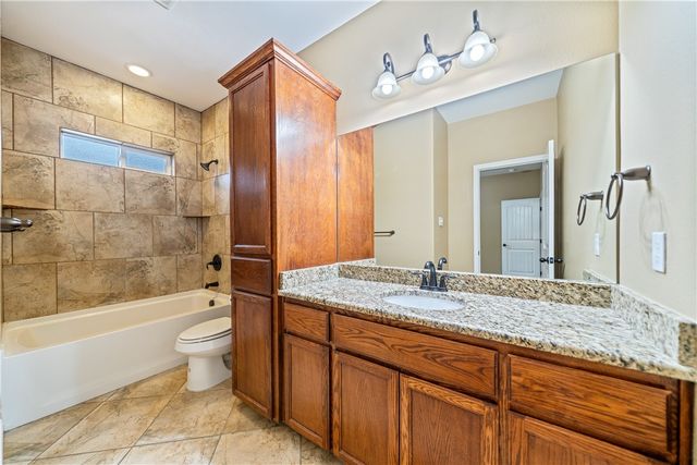 8250 Merlin Pl, Corpus Christi, TX 78414