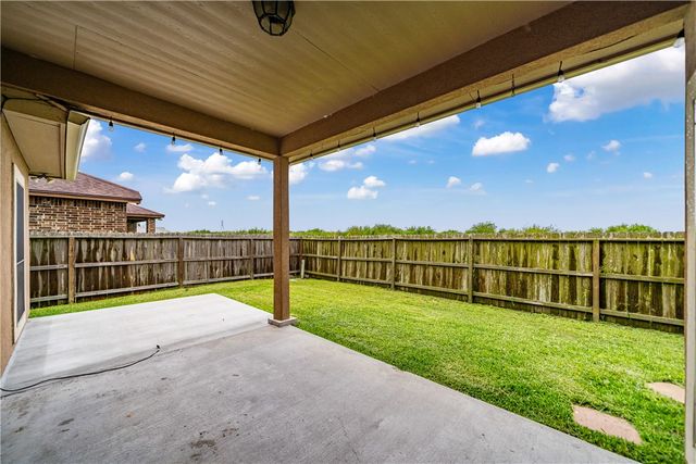 8250 Merlin Pl, Corpus Christi, TX 78414