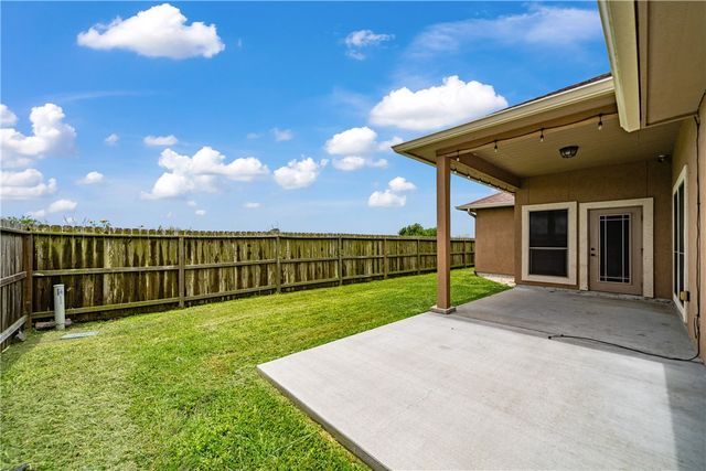 8250 Merlin Pl, Corpus Christi, TX 78414