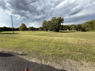 124 W Cherry Drive, Azle, TX 76020