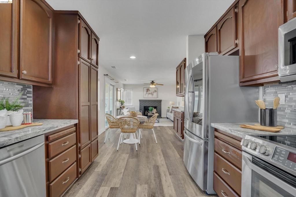 Image 11 of property listing at 4151 Blossom Ct, Oakley, CA 94561