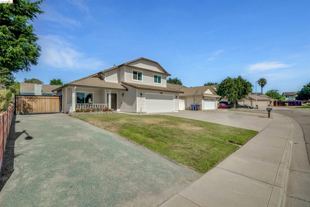 Image 2 of property listing at 4151 Blossom Ct, Oakley, CA 94561