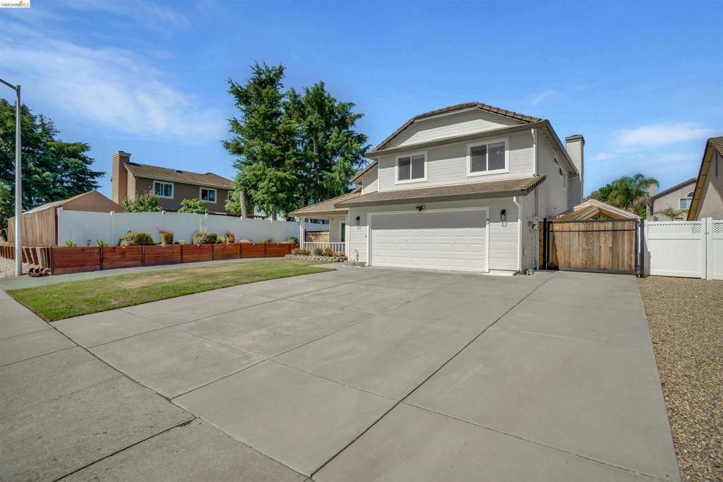 Image 3 of property listing at 4151 Blossom Ct, Oakley, CA 94561