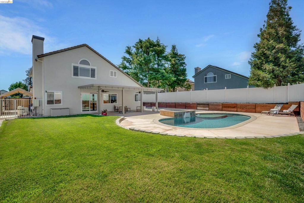 Image 32 of property listing at 4151 Blossom Ct, Oakley, CA 94561