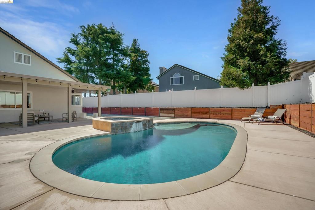 Image 34 of property listing at 4151 Blossom Ct, Oakley, CA 94561