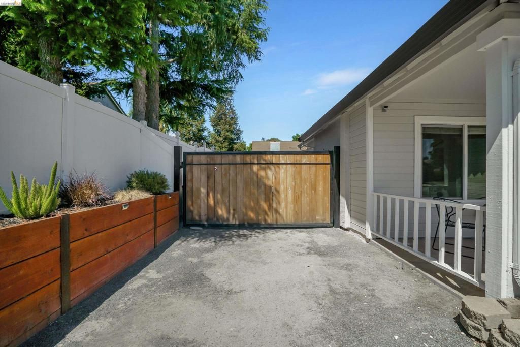 Image 38 of property listing at 4151 Blossom Ct, Oakley, CA 94561