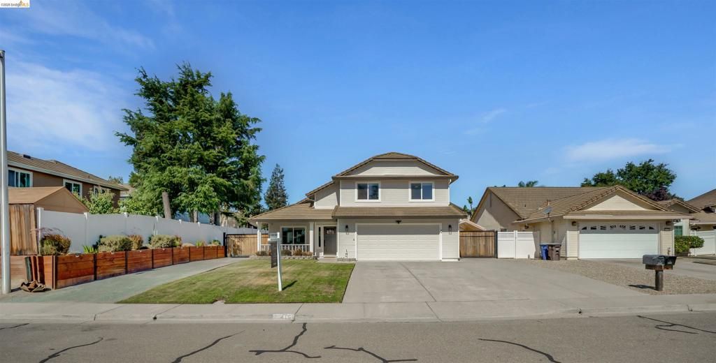 Image 4 of property listing at 4151 Blossom Ct, Oakley, CA 94561