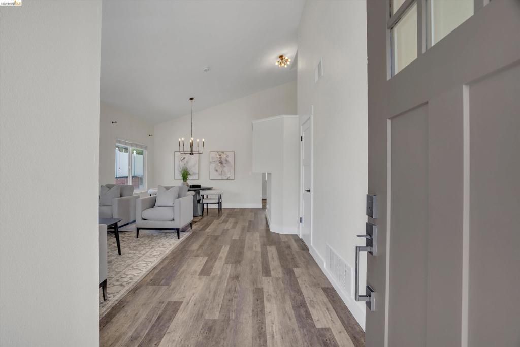 Image 6 of property listing at 4151 Blossom Ct, Oakley, CA 94561