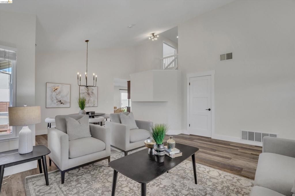 Image 8 of property listing at 4151 Blossom Ct, Oakley, CA 94561