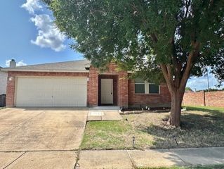519 Travis Ranch Trail, Arlington, TX 76002
