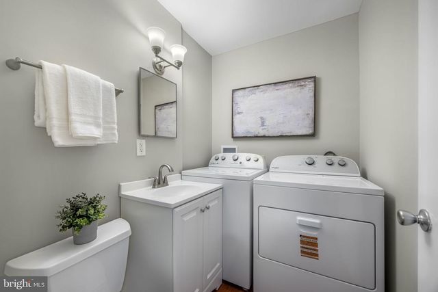 5822 BURKE MANOR CT, Burke, VA 22015