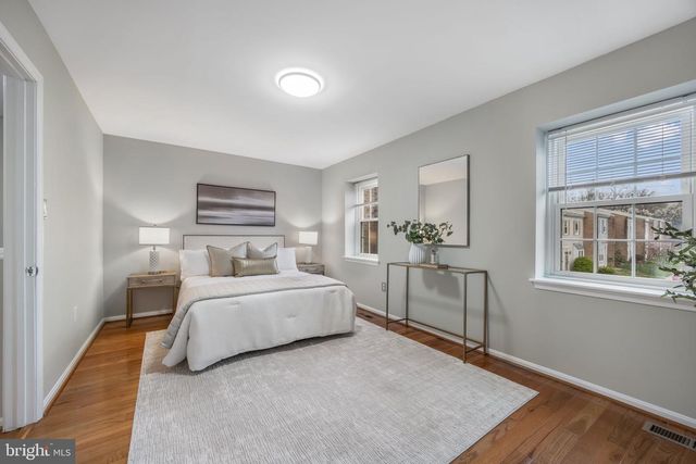 5822 BURKE MANOR CT, Burke, VA 22015