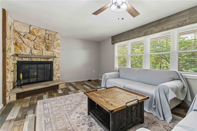 8490 Spruce Drive, Rogers, AR 72756