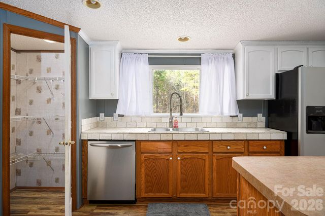 876 Mr Henry Road, Mocksville, NC 27028