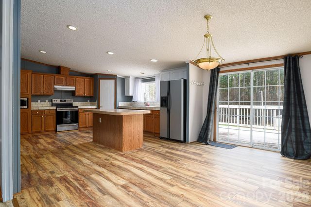 876 Mr Henry Road, Mocksville, NC 27028