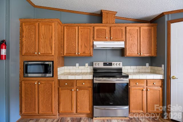 876 Mr Henry Road, Mocksville, NC 27028