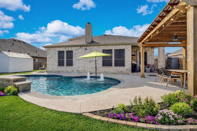 518 Clifton Court, Midlothian, TX 76065