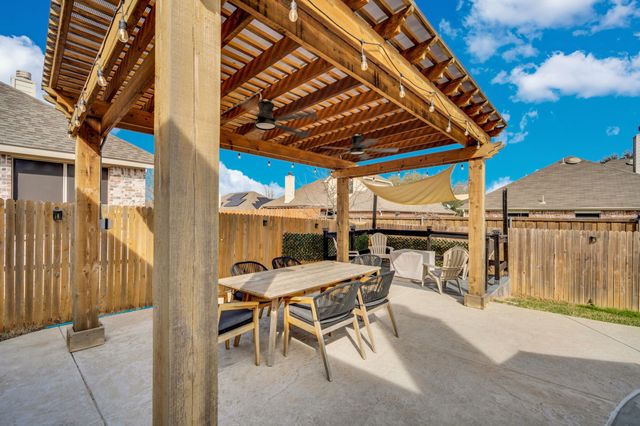 518 Clifton Court, Midlothian, TX 76065