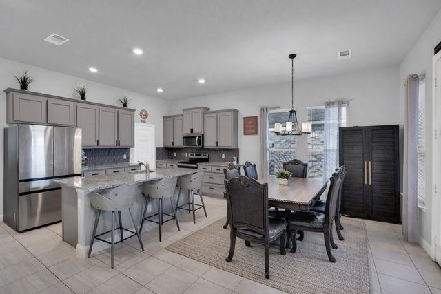 518 Clifton Court, Midlothian, TX 76065