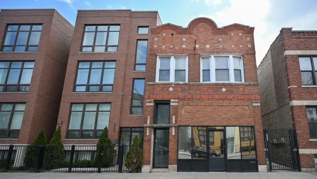 3649 W Montrose Avenue 1M, Chicago, IL 60618
