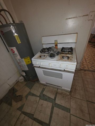 1127 S JEWETT, San Antonio, TX 78237