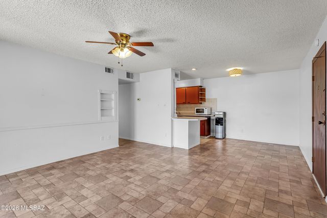 6331 N Barcelona Ct Unit 920, Tucson, AZ 85704