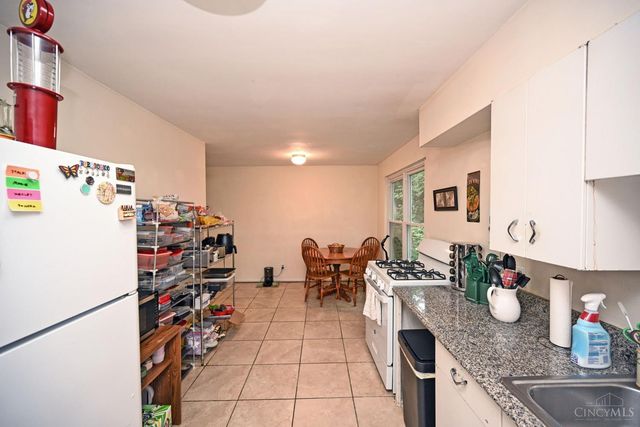 2881 Marshall Avenue, Cincinnati, OH 45225