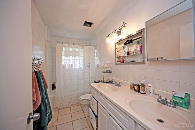 2881 Marshall Avenue, Cincinnati, OH 45225