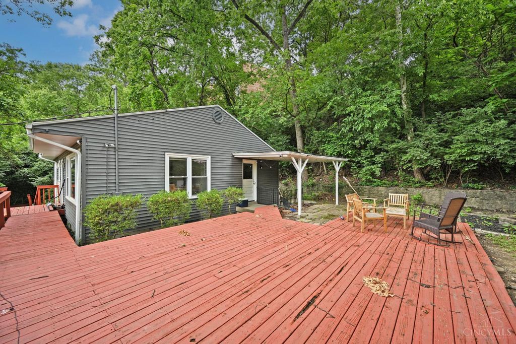 2881 Marshall Avenue, Cincinnati, OH 45225