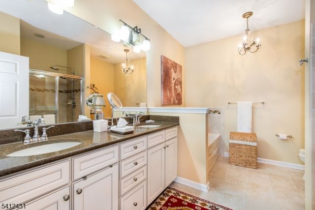 7 Graphite Dr, Woodland Park, NJ 07424