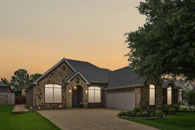 5320 Brazoria Drive, Grand Prairie, TX 75052