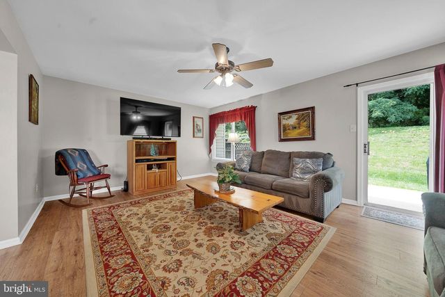 4582 LOUISE SAINT CLAIRE DR, Doylestown, PA 18902