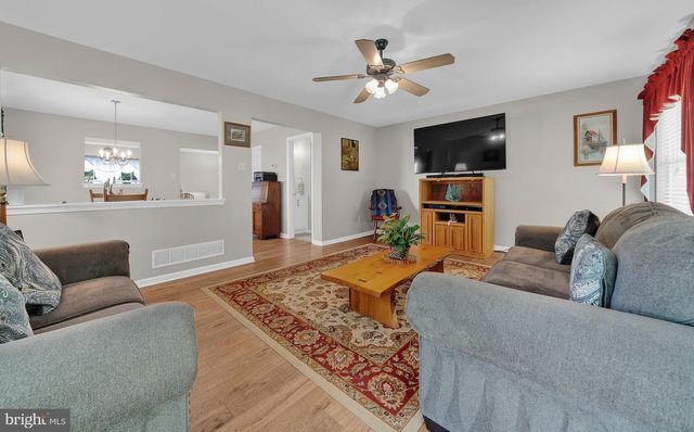 4582 LOUISE SAINT CLAIRE DR, Doylestown, PA 18902