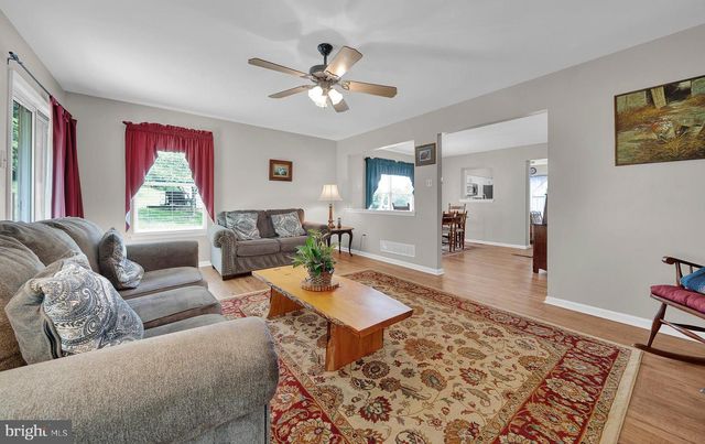4582 LOUISE SAINT CLAIRE DR, Doylestown, PA 18902