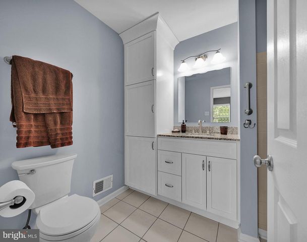 4582 LOUISE SAINT CLAIRE DR, Doylestown, PA 18902
