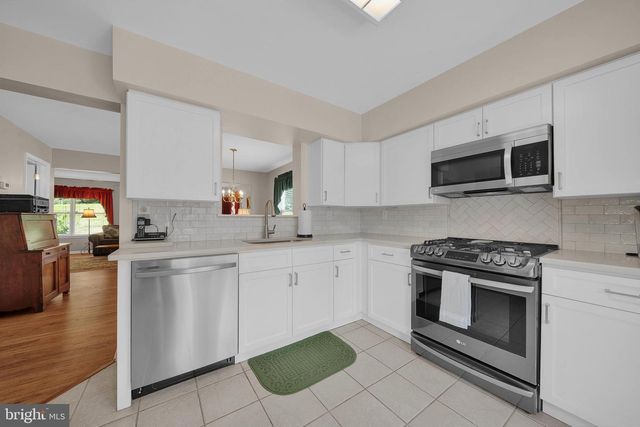 4582 LOUISE SAINT CLAIRE DR, Doylestown, PA 18902