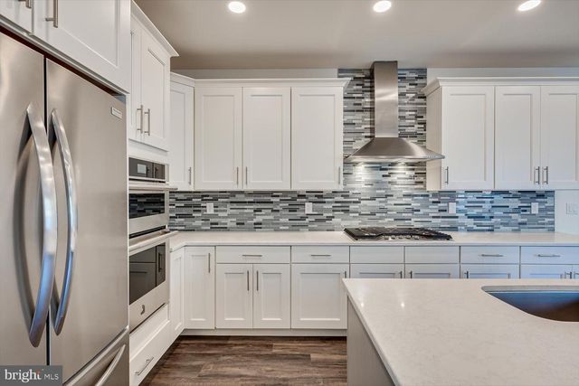 5 E HARTWICK DR, Skillman, NJ 08558