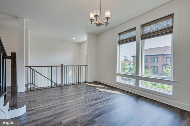 5 E HARTWICK DR, Skillman, NJ 08558